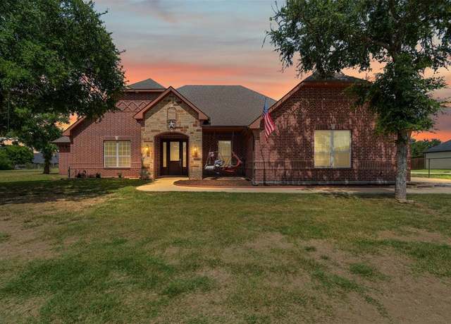 Property at 6767 Bridle Bit Trl, Fort Worth, TX 76135, 4 beds, 3 baths