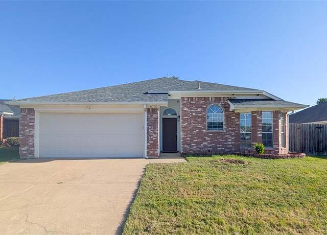 Property at 6702 Valley Branch Dr, Arlington, TX 76001, 4 beds, 2 baths