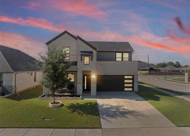 Property at 345 Adwood Dr, Waxahachie, TX 75165, 4 beds, 3 baths