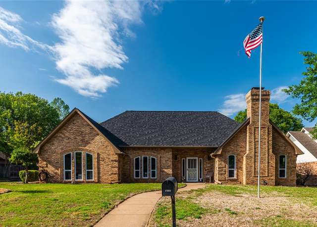 Property at 4115 Alpine Dr, Paris, TX 75462, 5 beds, 4 baths