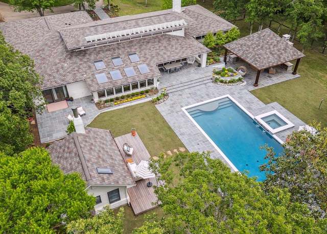 Property at 1004 Harpole Rd E, Argyle, TX 76226, 5 beds, 5 baths