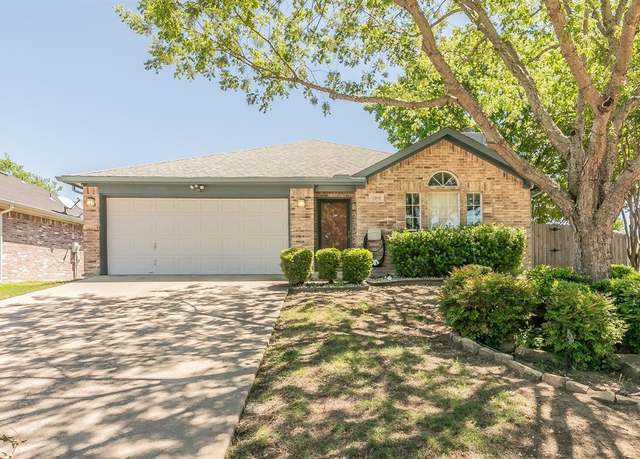 Property at 1202 Gray Dawn Dr, Midlothian, TX 76065, 3 beds, 2 baths