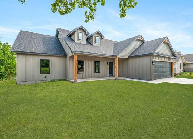 Property at 1007 Westwood, Graham, TX 76450, 3 beds, 2 baths