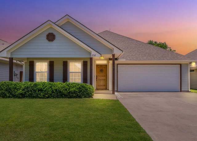 Property at 232 Lovers Path Dr, Springtown, TX 76082, 3 beds, 2 baths