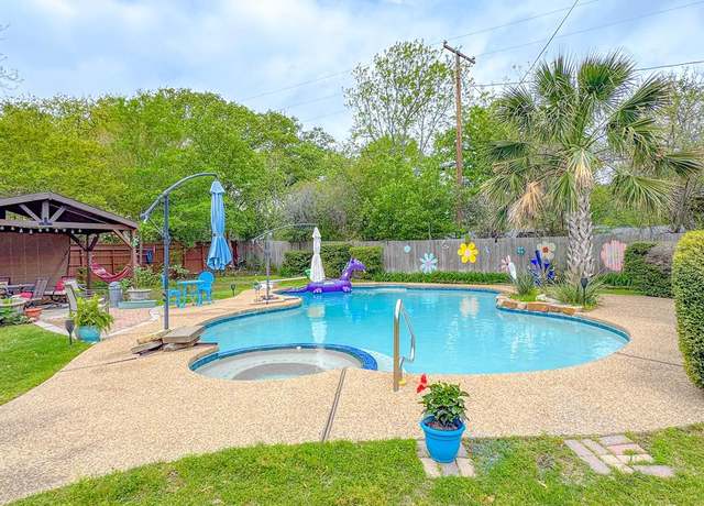 Property at 1208 Lexington Sq, Corsicana, TX 75110, 3 beds, 2 baths