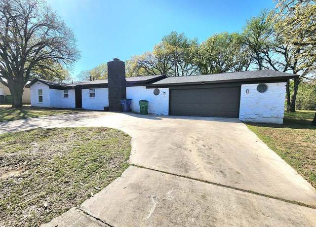 Property at 1410 Brush St, Bridgeport, TX 76426, 4 beds, 3 baths