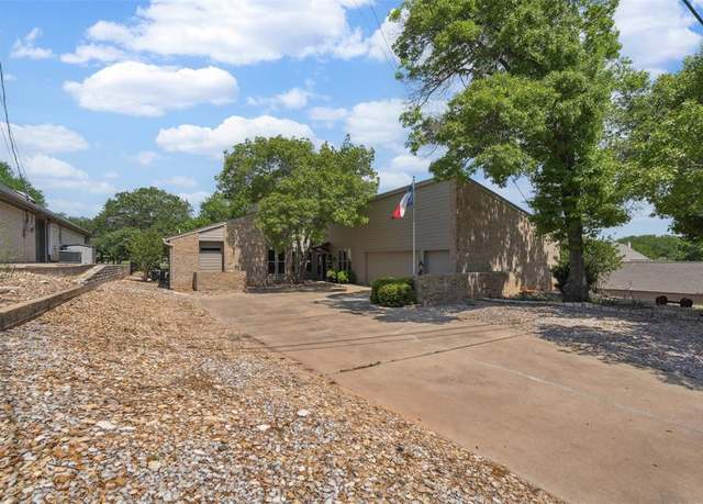 Property at 3714 Fairway Dr, Granbury, TX 76049, 2 beds, 2.5 baths