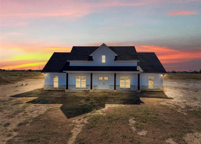 Property at 315 State Ave, Stephenville, TX 76401, 3 beds, 2 baths