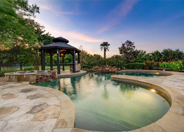 Property at 10447 W Dublin Dr, Forney, TX 75126, 4 beds, 3 baths