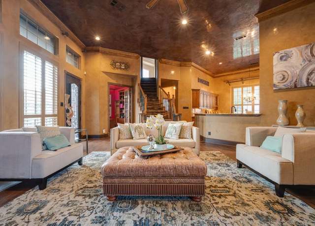 Property at 10447 W Dublin Dr, Forney, TX 75126, 4 beds, 3 baths
