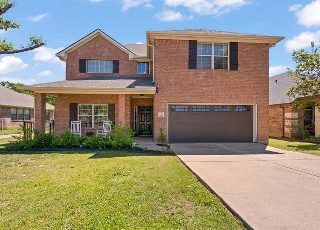 Property at 3001 Shoreline Dr, Burleson, TX 76028, 5 beds, 2.5 baths