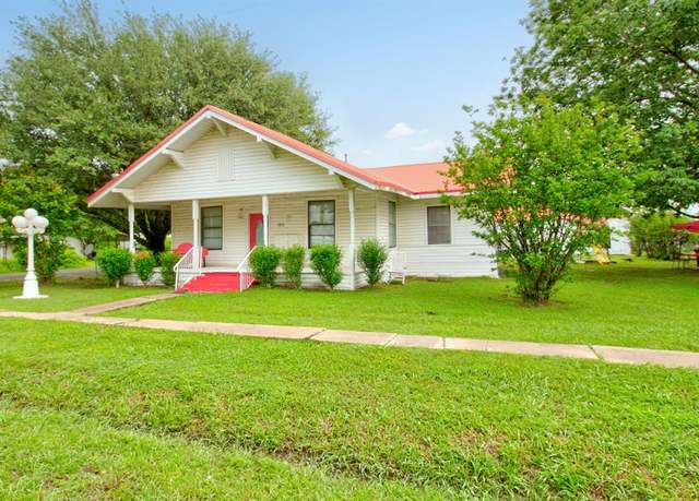 Property at 101 E Reed St, Randolph, TX 75475, 3 beds, 1 bath