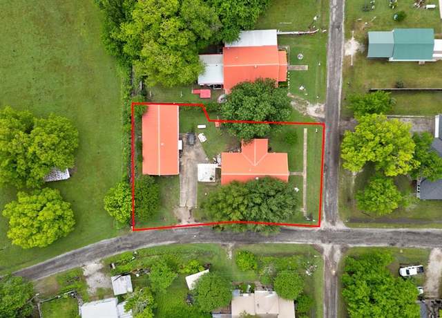 Property at 101 E Reed St, Randolph, TX 75475, 3 beds, 1 bath