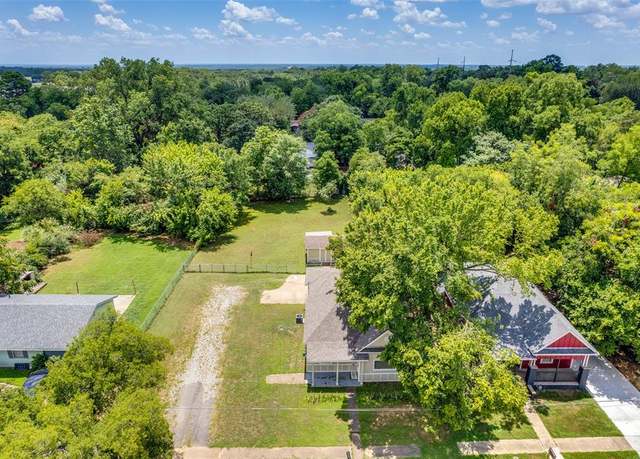 Property at 408 W Heron St, Denison, TX 75020, 4 beds, 2 baths
