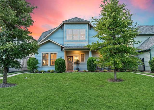 Property at 609 E Wall St, Grapevine, TX 76051, 3 beds, 2.5 baths