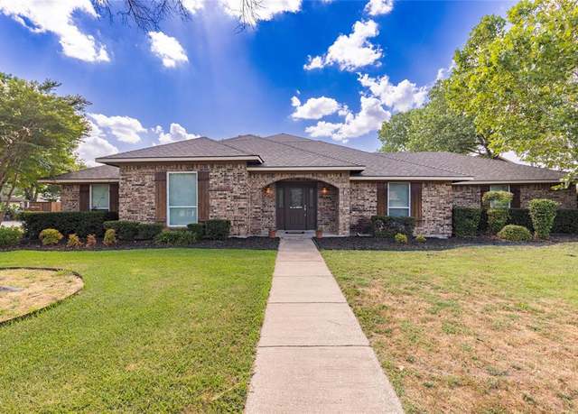 Property at 102 Royal Oaks Dr, Greenville, TX 75402, 5 beds, 3.5 baths