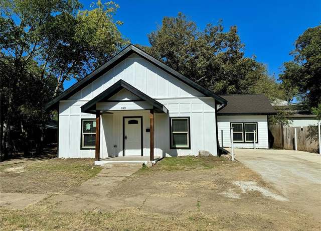 Property at 209 Smith St, Hillsboro, TX 76645, 3 beds, 2.5 baths