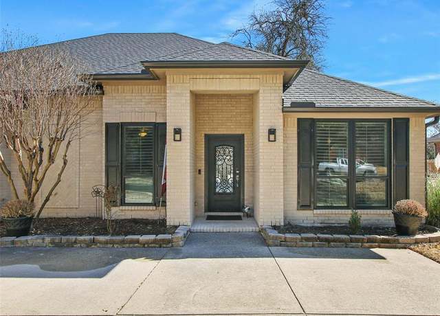 Property at 9604 Southern Hills Dr, Plano, TX 75025, 4 beds, 2.5 baths