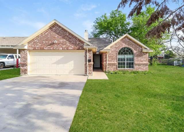 Property at 1209 Stella St, Fort Worth, TX 76104, 4 beds, 2 baths