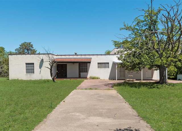 Property at 125 Christopher Ct, Weatherford, TX 76088, 4 beds, 3 baths