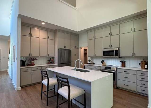 Property at 321 Tillery Cir, Grapevine, TX 76051, 3 beds, 2.5 baths