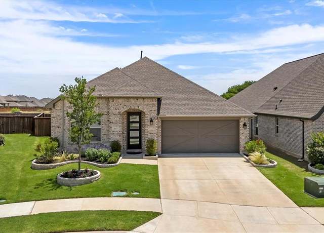 Property at 3817 Stonewood Dr, Little Elm, TX 75068, 3 beds, 2.5 baths