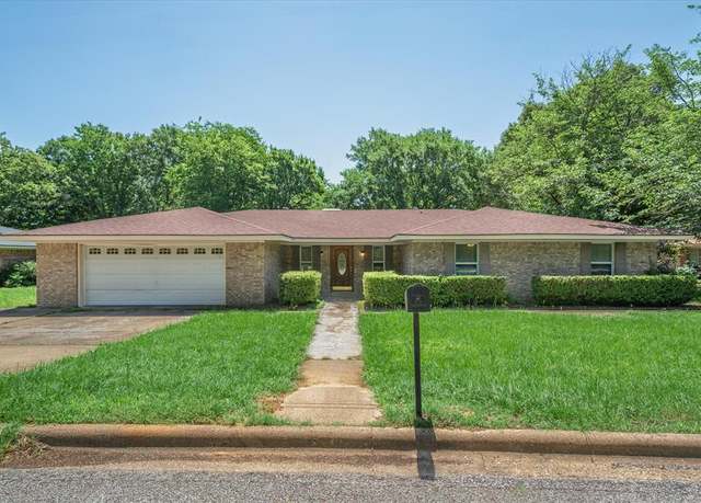 Property at 1456 Avenue C, Canton, TX 75103, 3 beds, 2 baths