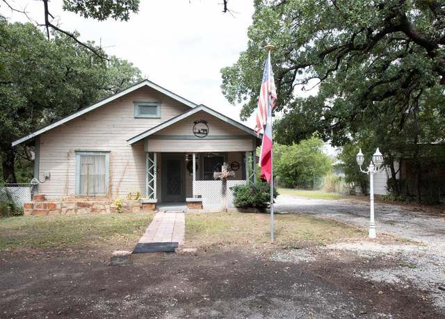 Property at 1311 Loving Hwy, Graham, TX 76450, 2 beds, 1 bath
