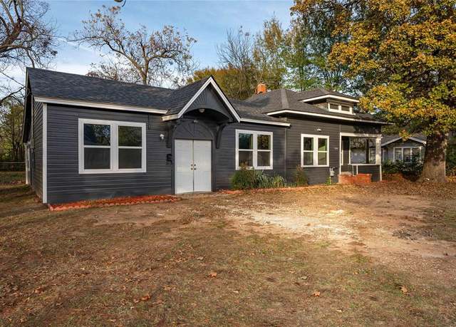 Property at 1524 W Kaufman, Paris, TX 75460, 4 beds, 2 baths