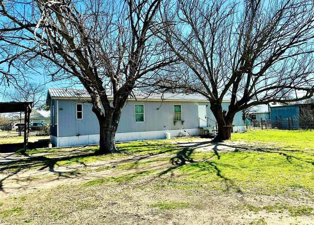 Property at 540 2nd St, Cross Plains, TX 76443, 4 beds, 2 baths