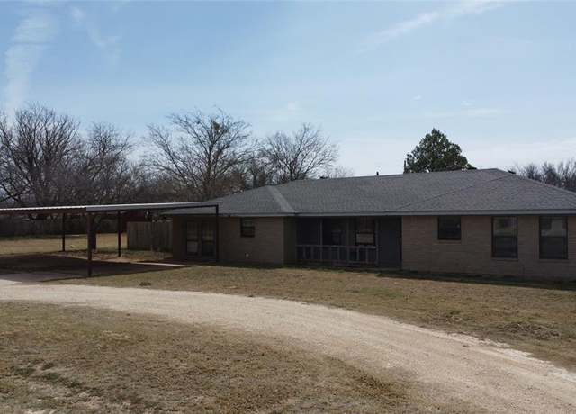 Property at 805 N 3rd t, Haskell, TX 79521, 4 beds, 2 baths