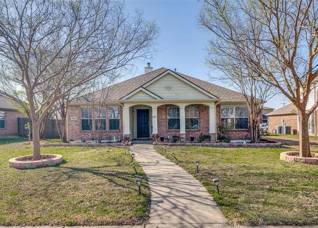 Property at 513 Welch Dr, Royse City, TX 75189, 4 beds, 2 baths