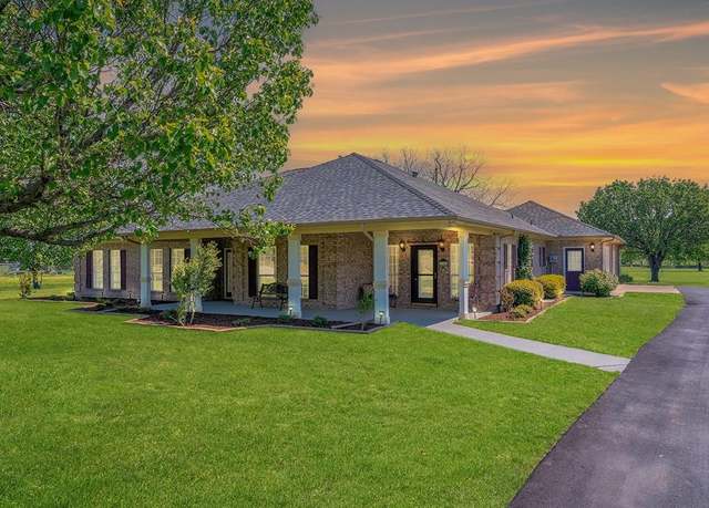 Property at 104 Fm 2450, Krum, TX 76249, 3 beds, 2.5 baths