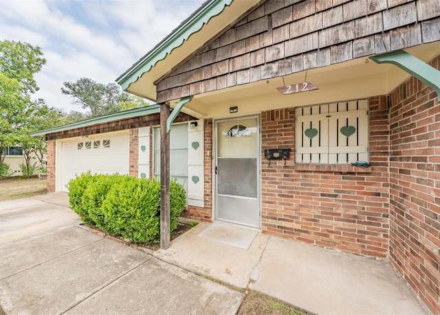 Property at 212 Highland Ter S, Fort Worth, TX 76134, 3 beds, 2 baths