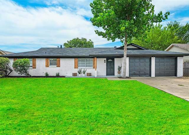 Property at 7004 Corona Dr, North Richland Hills, TX 76180, 3 beds, 2 baths