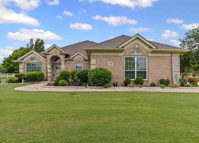 Property at 2009 Running Brook Dr, Joshua, TX 76058, 4 beds, 2 baths