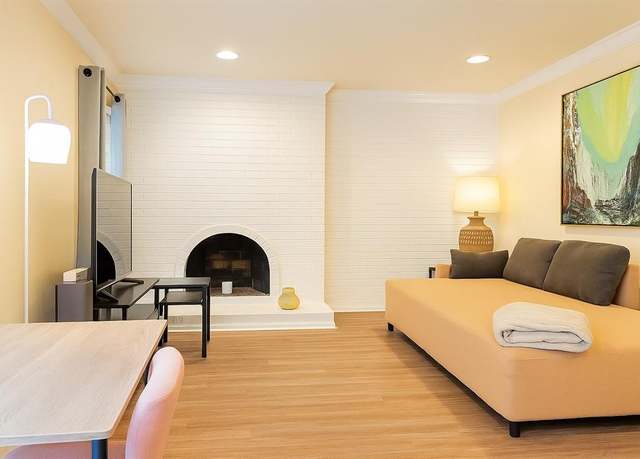 Property at 7732 Meadow Rd #112, Dallas, TX 75230, 1 bed, 1 bath