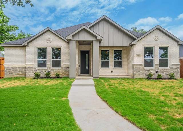 Property at 2021 Ash Hill Rd, Carrollton, TX 75007, 3 beds, 2.5 baths