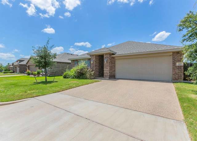 Property at 3105 Paint Horse Dr, Waco, TX 76706, 4 beds, 2 baths