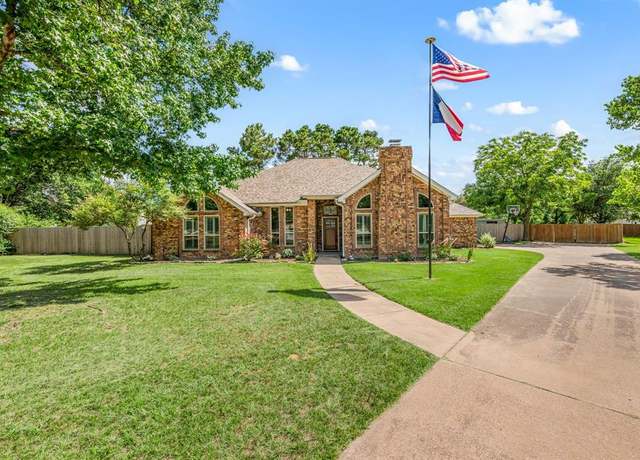 Property at 1402 Summer Dell Ct, Keller, TX 76262, 3 beds, 2.5 baths