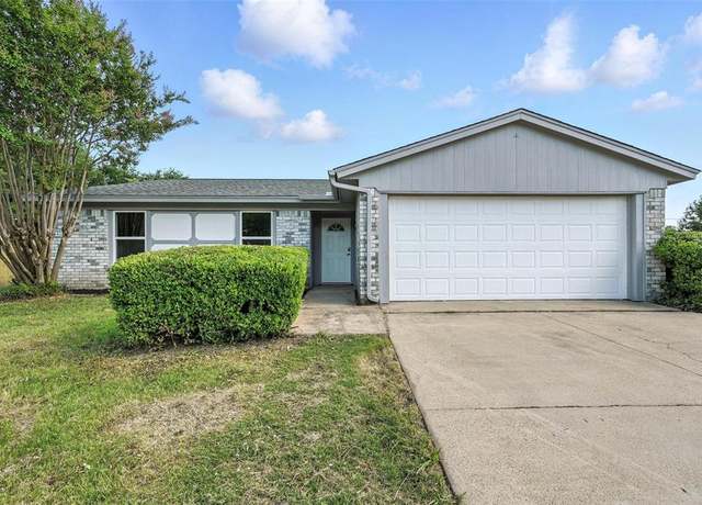 Property at 3800 Arnold Dr, Fort Worth, TX 76140, 3 beds, 2 baths