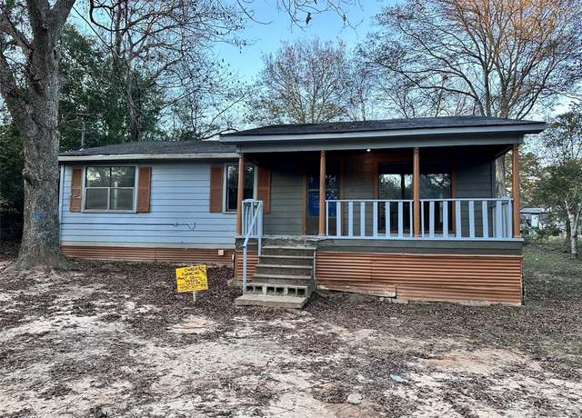 Property at 708 Ellington St, Atlanta, TX 75551, 4 beds, 2 baths