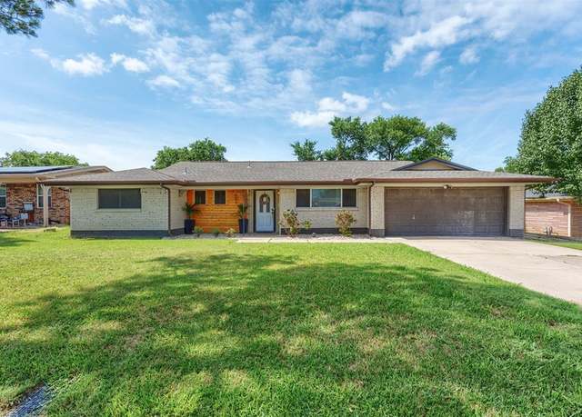 Property at 502 E Alexander Ln, Euless, TX 76040, 3 beds, 2 baths