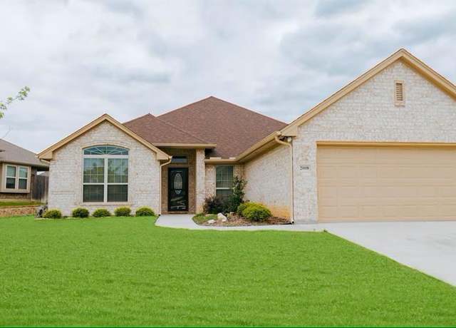 Property at 2008 Hill Crest Ct, Weatherford, TX 76086, 3 beds, 2 baths