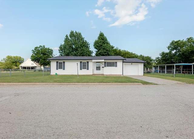 Property at 1503 SW 6th Ave, Mineral Wells, TX 76067, 3 beds, 2 baths