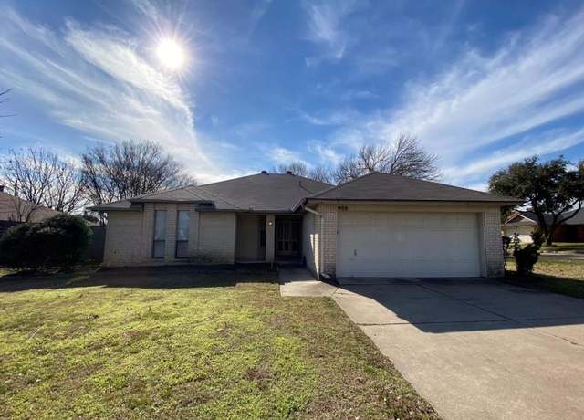 Property at 908 Packard Dr, Arlington, TX 76001, 3 beds, 2 baths