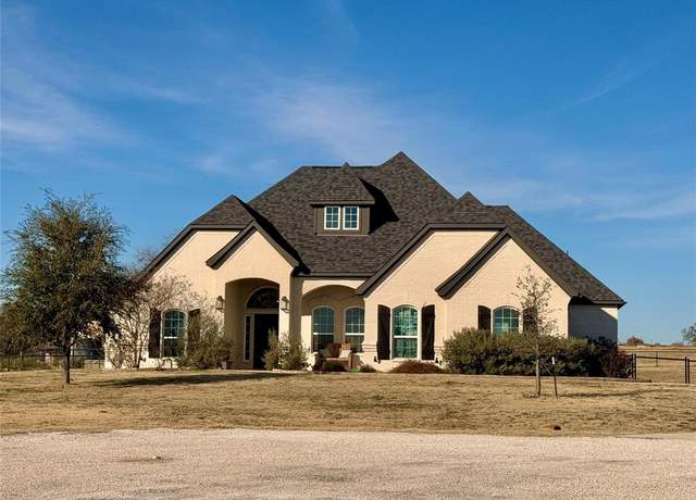 Property at 208 Grace Ln, Azle, TX 76020, 3 beds, 2 baths