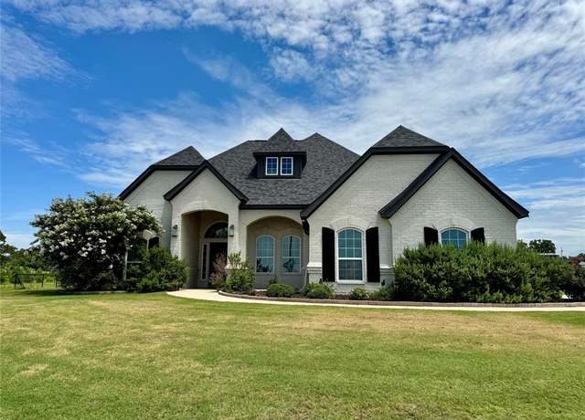 Property at 208 Grace Ln, Azle, TX 76020, 3 beds, 2 baths