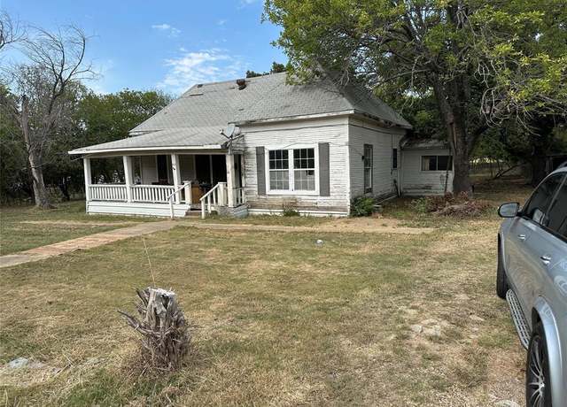 Property at 223 E 2nd St, Ferris, TX 75125, 2 beds, 1 bath