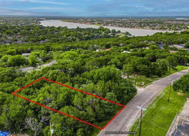 Property at 926 Scenic Dr, Granbury, TX 76048